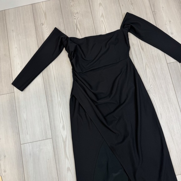 Abercrombie & Fitch Long-Sleeve Off-the-Shoulder Crepe Midi Dress Black Large - Picture 3 of 13